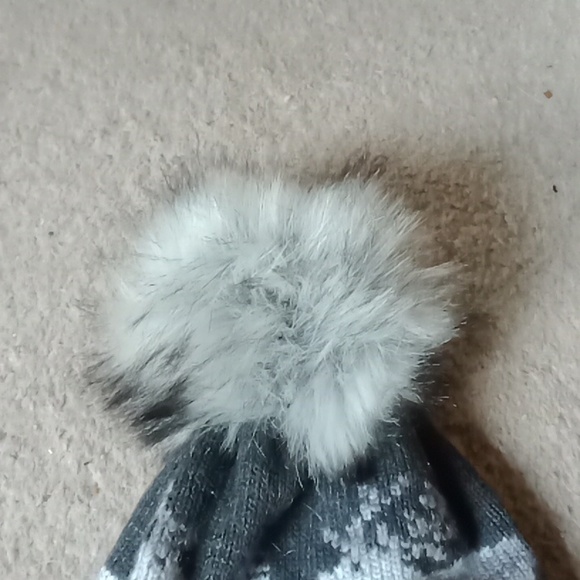 Village House hat - Picture 3 of 5